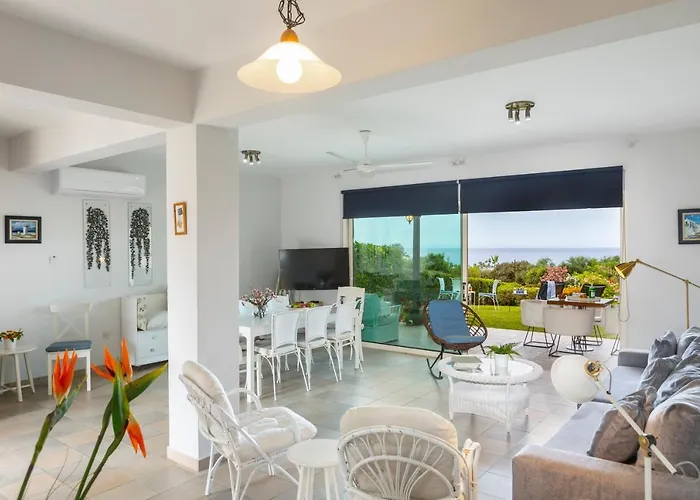 Villa Sirina Waterfront *