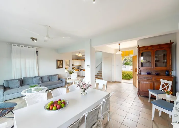 Sirina Waterfront Villa *