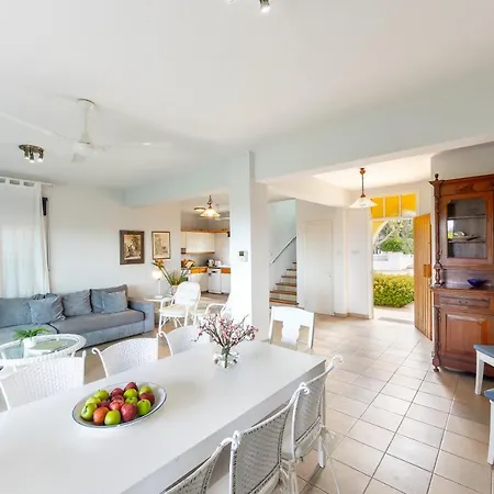 Sirina Waterfront Villa *